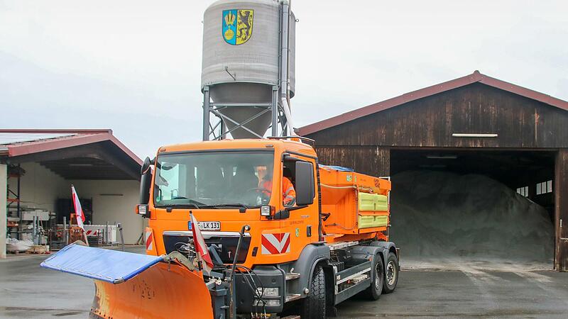 Die Lagerhalle des Kreisbauhofs in Bad Staffelstein ist mit rund 900 Tonnen Streusalz gut gefüllt. In der benachbarten Straßenmeisterei lagern 1200 Tonnen.