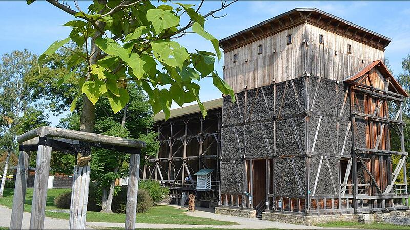 Der Gradierbau Bad Kissingen wird teilweise abgerissen und bis zum Sommer 2026 neu aufgebaut.