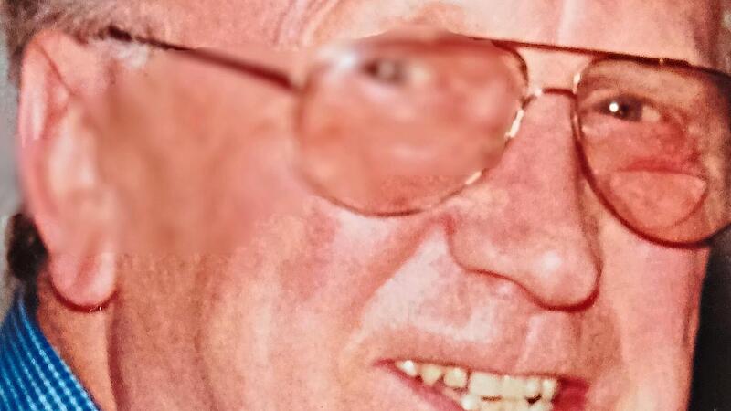 Pfarrer Josef Fischer hat sich um die Pfarrei St. Elisabeth Küps sehr verdient gemacht. Manfred Pauli Pfarrer Josef Fischer hat sich um die Pfarrei St. Elisabeth Küps sehr verdient gemacht. Manfred Pauli