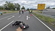 Rollerfahrer schwebt nach schwerem Unfall auf B303 im Kreis Coburg in Lebensgefahr