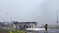 Bus brennt im Kreis Bamberg aus Bus brennt im Kreis Bamberg aus