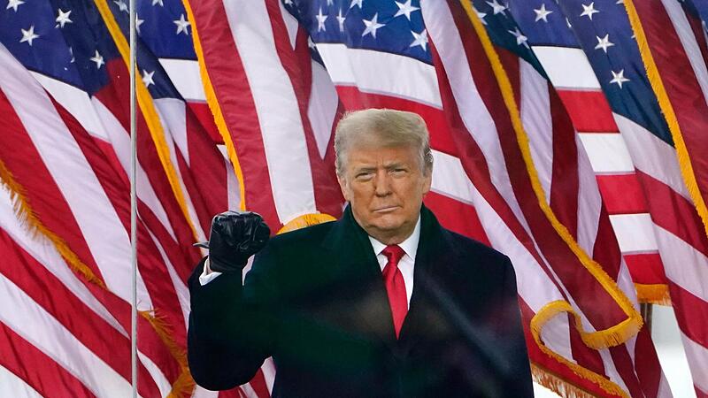 Donald Trump muss sich  nach einer Anklage in einem Strafverfahren verantworten.