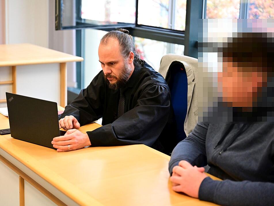 Rechtsanwalt Christian Barthelmes aus Bamberg und der Angeklagte