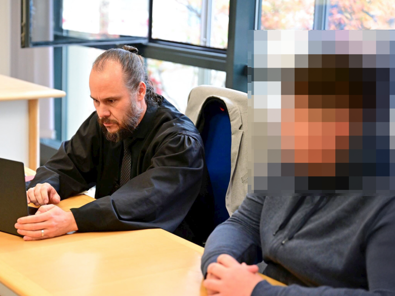 Rechtsanwalt Christian Barthelmes aus Bamberg und der Angeklagte