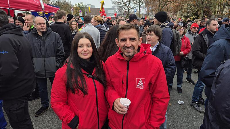 Die beiden Schaeffler-Mitarbeiter Chryso Riga und Gezim Feta in Bamberg