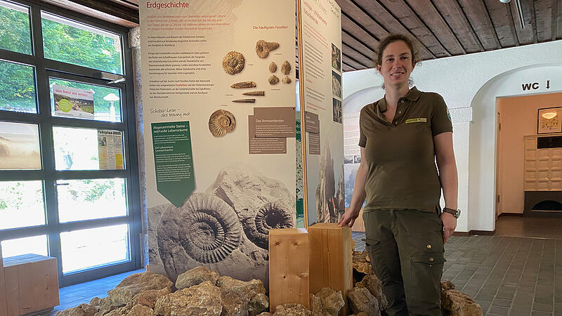 Ranger-Sonntag in MuggendorfForchheim & Fränkische Schweiz Naturpark-Rangerin Julia Dummert im Naturpark Infozentrum in Muggendorf