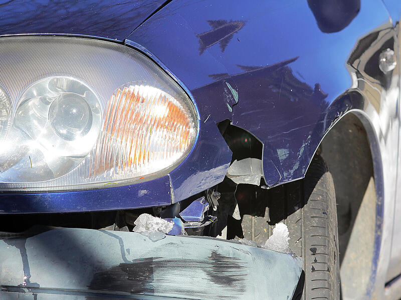 Auto nach Unfall auf der A73 in Forchheim abgeschleppt