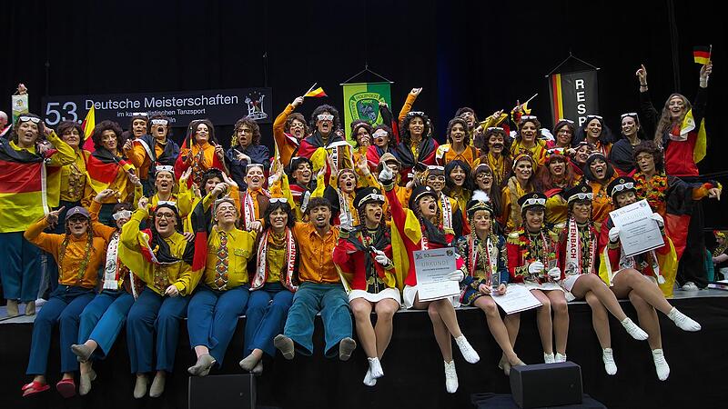 Der Karnevalclub &bdquo; Die Besenbinder&ldquo; aus R&ouml;ttenbach feiert bei der Deutschen Meisterschaft in K&ouml;ln etliche Erfolge.