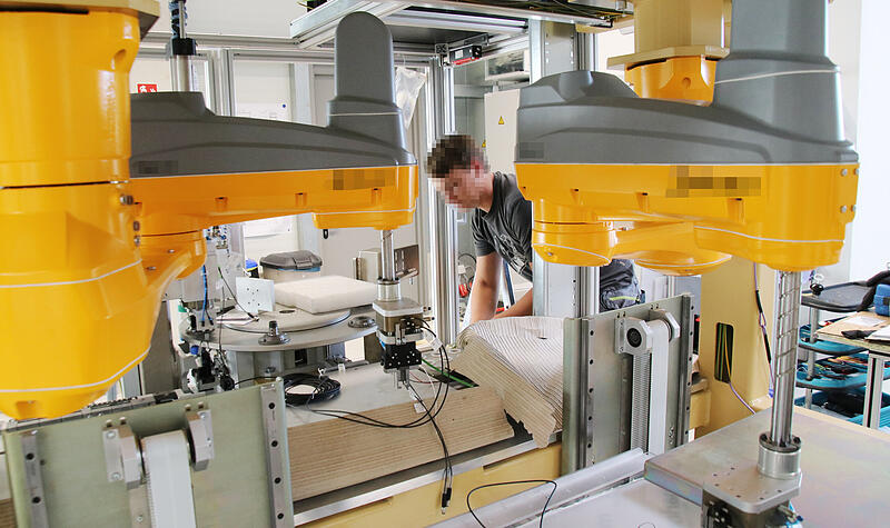 Produktionsautomatisierungen, Sondermaschinen, Robotertechnologien: Produktion bei Albert und Hummel Bamberg.