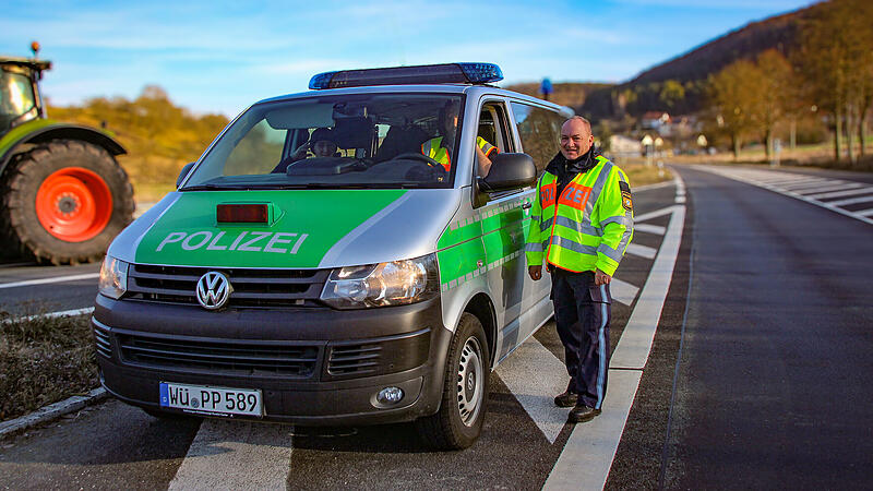 Die Polizei sorgt an allen Autobahnauffahrten für die Sicherheit der Beteiligten.