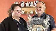 Inna Haller, Pflegedienstleiterin im Diakonie-Seniorenzentrum Hephata, verabschiedete Klaus Holley nach 41 Dienstjahren in den Ruhestand.