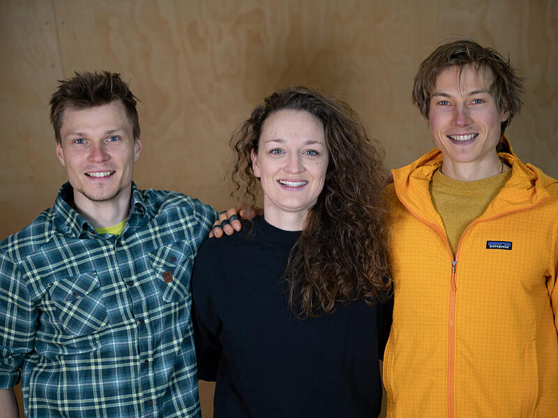 Haben die F&auml;den in der neuen Kletterhalle in der Hand: Christoph Hanke, Antonia Gampert und Alexander Megos (von links).