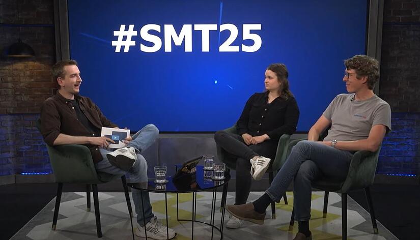 Milena Meder und Julian Megerle sprachen bei den Schülermedientagen über Podcasts.