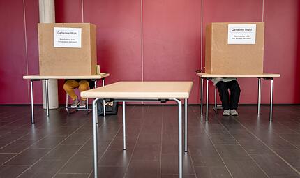 Kommunalwahl in Bayern - Wahllokal Kommunalwahl in Bayern - Wahllokal