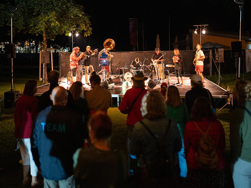 ZirkArt Festival Forchheim / Eröffnungsgala 8.9.2023 / Anarchist BRass Collective (DE)ZirkArt-Festival Forchheim 2023 ZirkArt Festival Forchheim / Eröffnungsgala 8.9.2023 / Anarchist BRass Collective (DE)ZirkArt-Festival Forchheim 2023