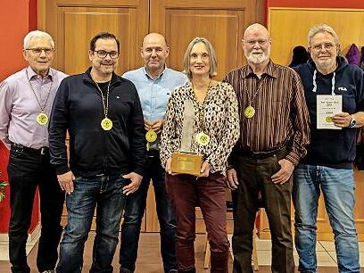 Die Geehrten von links: Joseph Gebhardt, Ralf Wientzek, Thomas Lehmann, Jutta Rückert, Adrian Price, Steffen Schanz. Die Geehrten von links: Joseph Gebhardt, Ralf Wientzek, Thomas Lehmann, Jutta Rückert, Adrian Price, Steffen Schanz.