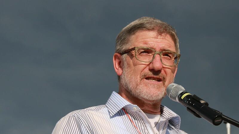 Pr&auml;gte mehr als vier Jahrzehnte die Politik im Coburger Land: Michael Busch, hier 2017 bei einer Demonstration gegen weitere Stromtrassen