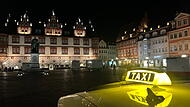 Am Marktplatz in Coburg bekommt man eigentlich immer ein Taxi. Anders sieht es mit der Versorgung im Landkreis aus, noch dazu in der Nacht.