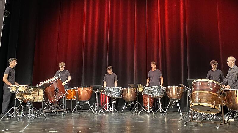 Rubino and friends beim Kissinger Sommer 2023. Rechts Simone Rubino, seit September 2019 hat er eine Professur an der Haute &Eacute;cole de Musique de Lausanne sowie eine Gastprofessur an der Berliner Universit&auml;t der K&uuml;nste.