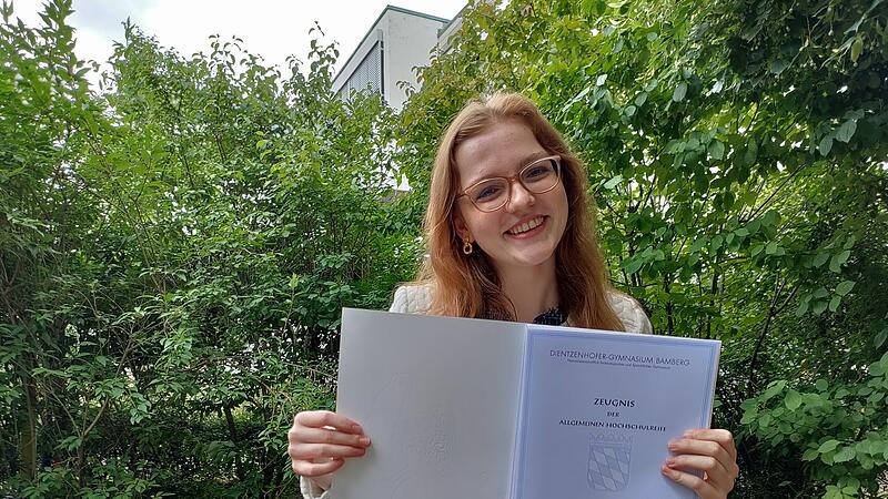 Carolin Schönmüller: Einser-Abiturientin vom Dientzenhofer-Gymnasium Bamberg Carolin Schönmüller gelang mit 869 Punkten das beste Abitur am Dientzenhofer-Gymnasium. "Man muss an seine Ziele glauben", so beschreibt die 17-Jährige ihre Erfolgsformel.