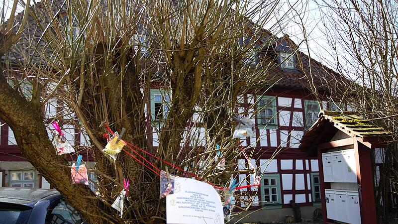Der R&ouml;dentaler Gl&uuml;cksw&uuml;rmchenbaum