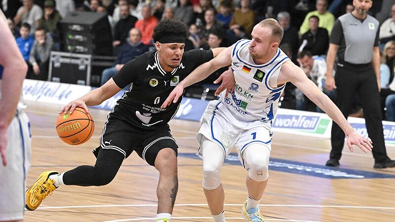 Aufbauspieler Drew Buggs (links), hier im Spiel bei den PS Karlsruhe Lions in Aktion, hat den BBC Bayreuth verlassen.