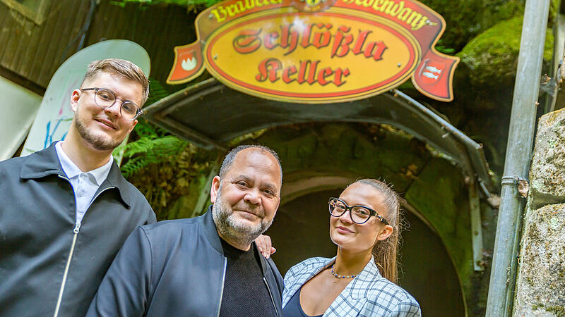 Haldun Yildirim hat den den Schl&ouml;&szlig;la Keller von der Brauerei Hebendanz gepachtet. Bewirten wird er den Keller w&auml;hrend des Annafestes mit seinen Kindern Kemal und Selin Yildirim.