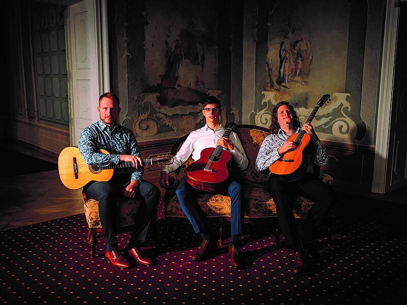 Tritonus Guitar Trio