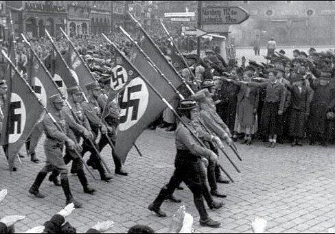 Buch Coburg voran über Nazi-Geschichte kommt in den Handel