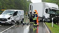 Auf der B 303 in Höhe von Kreuzthal kam es am Donnerstag zu einem heftigen Zusammenstoß.