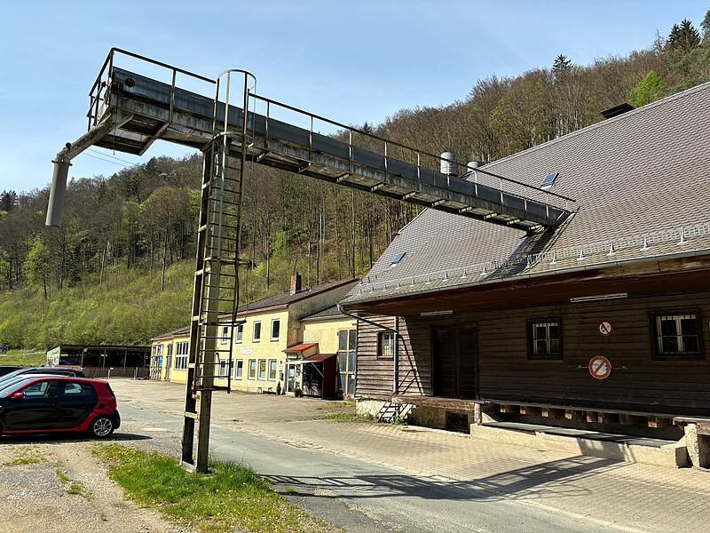 Der Kornspeicher aus den 1930er-Jahren k&ouml;nnte einmal eine Tourist-Info und das Archiv der Tourismuszentrale Fr&auml;nkische Schweiz beeinhalten, die nach Behringersm&uuml;hle umziehen soll.