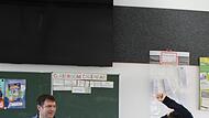 Buchhändler Martin Eisenmann führt die 5. Klässler der Mittelschule Hammelburg in die Welt der Bücher ein. Buchhändler Martin Eisenmann führt die 5. Klässler der Mittelschule Hammelburg in die Welt der Bücher ein.