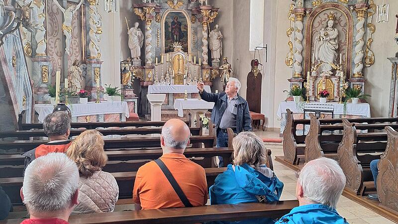 Willi Pecht ging auf die Kirchengeschichte und die kunsthistorischen Besonderheiten der Bramberger Kirche ein.