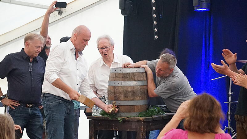 Kerwa H&ouml;chstadt 2025 BieranstichH&ouml;chstadter Kirchweih 2025