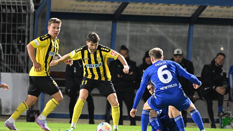 Wieder verloren: Gegen Aschaffenburg setzte es f&uuml;r die SpVgg Bayreuth (in Gelb-Schwarz) die dritte Niederlage inklusive Platzverweis in Folge.