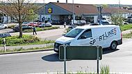 Der alte Lidl-Markt wird durch einen neuen und gr&ouml;&szlig;eren ersetzt. Das Geb&auml;ude r&uuml;ckt n&auml;her an die Staatsstra&szlig;e heran und hat ein besseres Park- und Einfahrtskonzept.