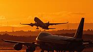 Flugzeuge am Flughafen