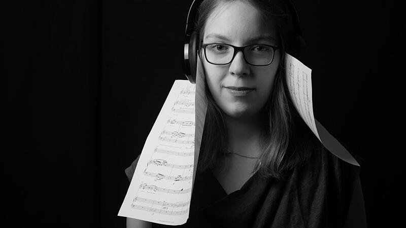 Die 23-j&auml;hrige Elisabeth Fu&szlig;eder komponiert unter anderem St&uuml;cke f&uuml;r Laiench&ouml;re. Im vergangenen Jahr gewann sie einen Sonderpreis beim Valentin-Becker-Preis.