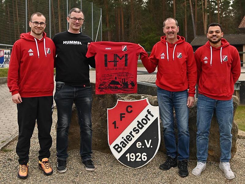 Die sportliche Leitung des FC Baiersdorf mit dem k&uuml;nftigen Trainer Matthias Nagel.
