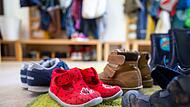 Die Garderoben in den Kitas, Krippen und Horten im Landkreis Haßberge sind gut belegt.