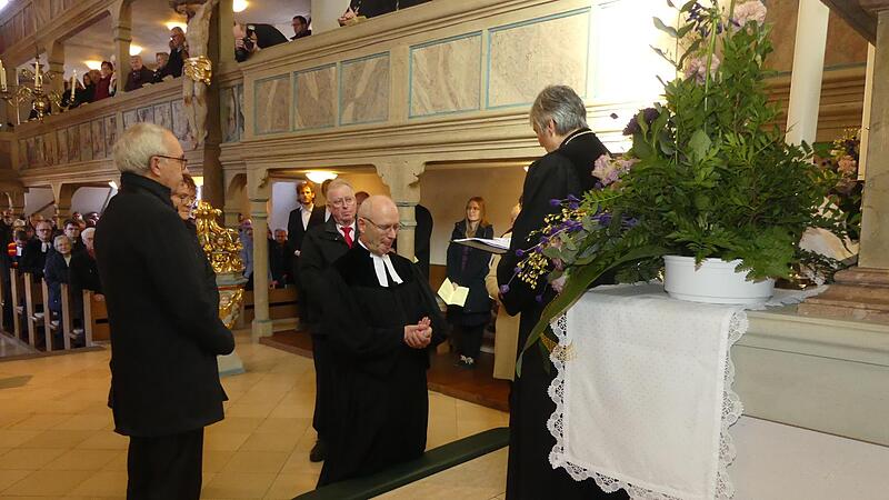 Enno Weidt wird in sein Amt eingeführt.Forchheim & Fränkische Schweiz