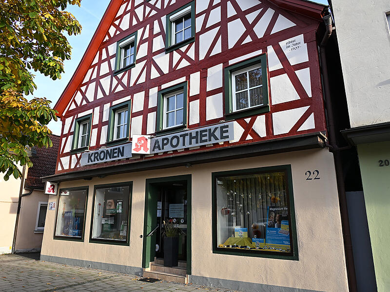 Eine traurige Nachricht aus der Innenstadt: Die Kronen-Apotheke in Ebermannstadt schließt.