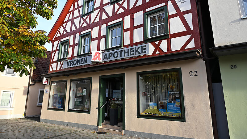 Eine traurige Nachricht aus der Innenstadt: Die Kronen-Apotheke in Ebermannstadt schlie&szlig;t.