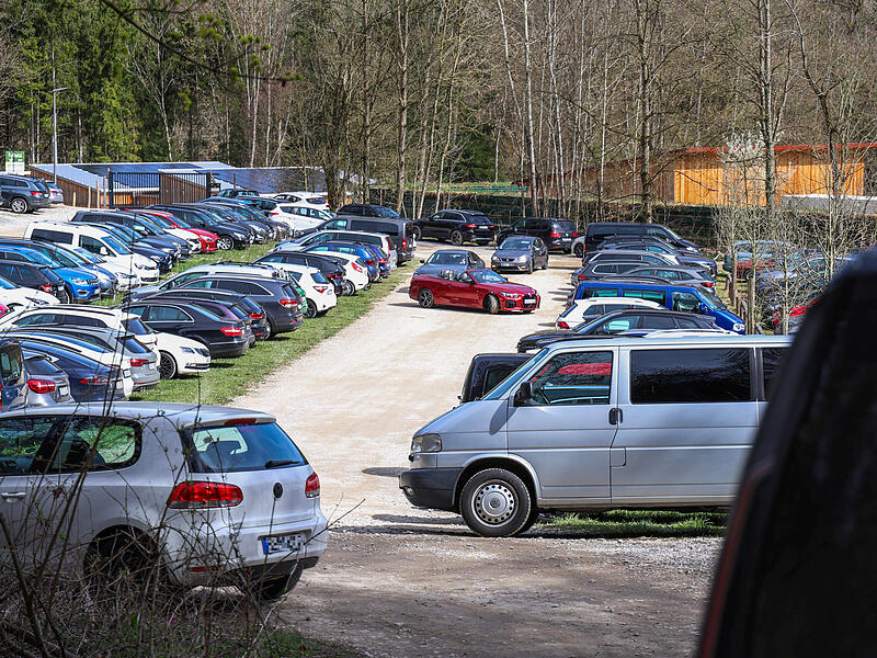 Volle Parkpl&auml;tze: Gro&szlig;er Touristenandrang in der Fr&auml;nkischen SchweizForchheim & Fr&auml;nkische Schweiz