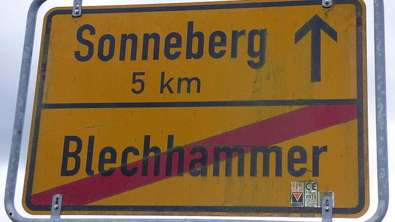 Ein Rätselhafter Ortsschildtausch beschäftigt die Polizei in Franken und in ThüringenForchheim & Fränkische Schweiz Ein Rätselhafter Ortsschildtausch beschäftigt die Polizei in Franken und in Thüringen