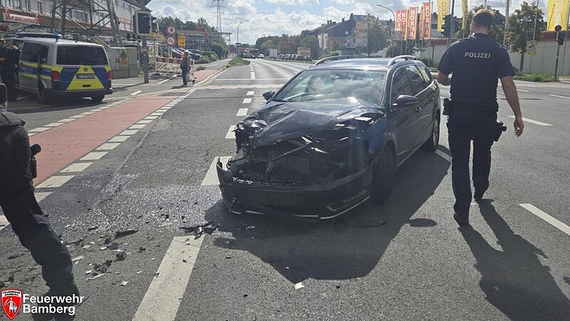 Feuerwehr zu Unfall auf Berliner Ring in Bamberg alarmiert Feuerwehr zu Unfall auf Berliner Ring in Bamberg alarmiert