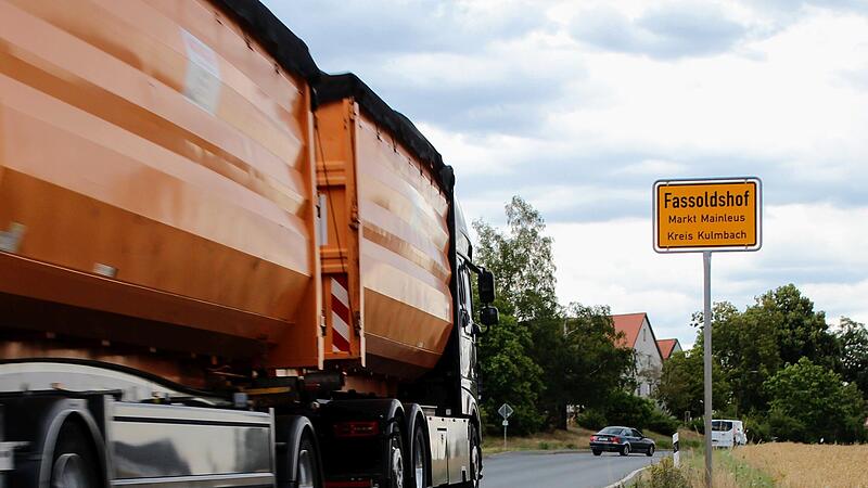Rund 10.000 Fahrzeuge fahren t&auml;glich durch Mainroth, Rothwind und Fassoldshof.