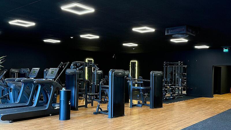 Ein Blick ins Innere: Das Gympod in Kirchehrenbach stellt seinen Mitgliedern moderne Sportausr&uuml;stung zur Verf&uuml;gung.