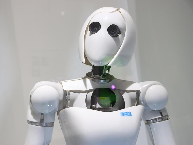 Durch k&uuml;nstliche Intelligenz werden Roboter und andere Maschinen immer kl&uuml;ger. Oder doch nicht?