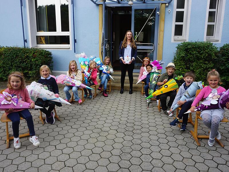 Zehn Erstklässler wurden in Marktschorgast eingeschult. Sie werden mit den Zweitklässlern von der neuen Lehrerin Sophia Fischer unterrichtet.2022 Schulanfang